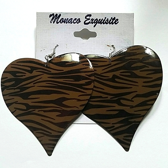 NWT Zebra Black and Brown Solid Heart Earrings - Picture 2 of 4